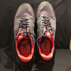 ON Cloudace Men’s Running Shoes Size 11